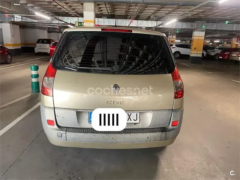 Usado Renault Grand Scénic II Dynamique 130 CV (95 kW) 2007 Beige Monovolumen