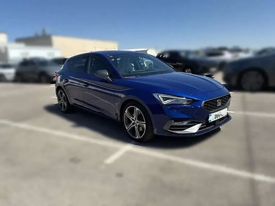 Usado Seat Leon FR 150 CV (110 kW) 2021 Azul Utilitario