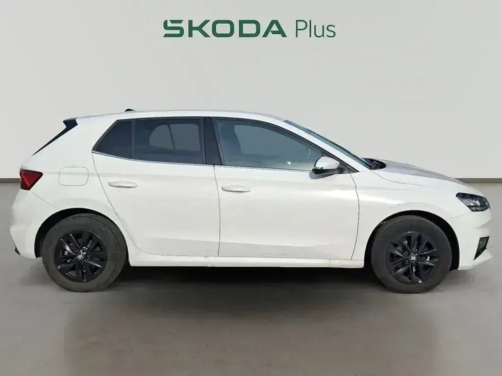 Usado Skoda Fabia Selection 80 CV (58 kW) 2024 Blanco Utilitario