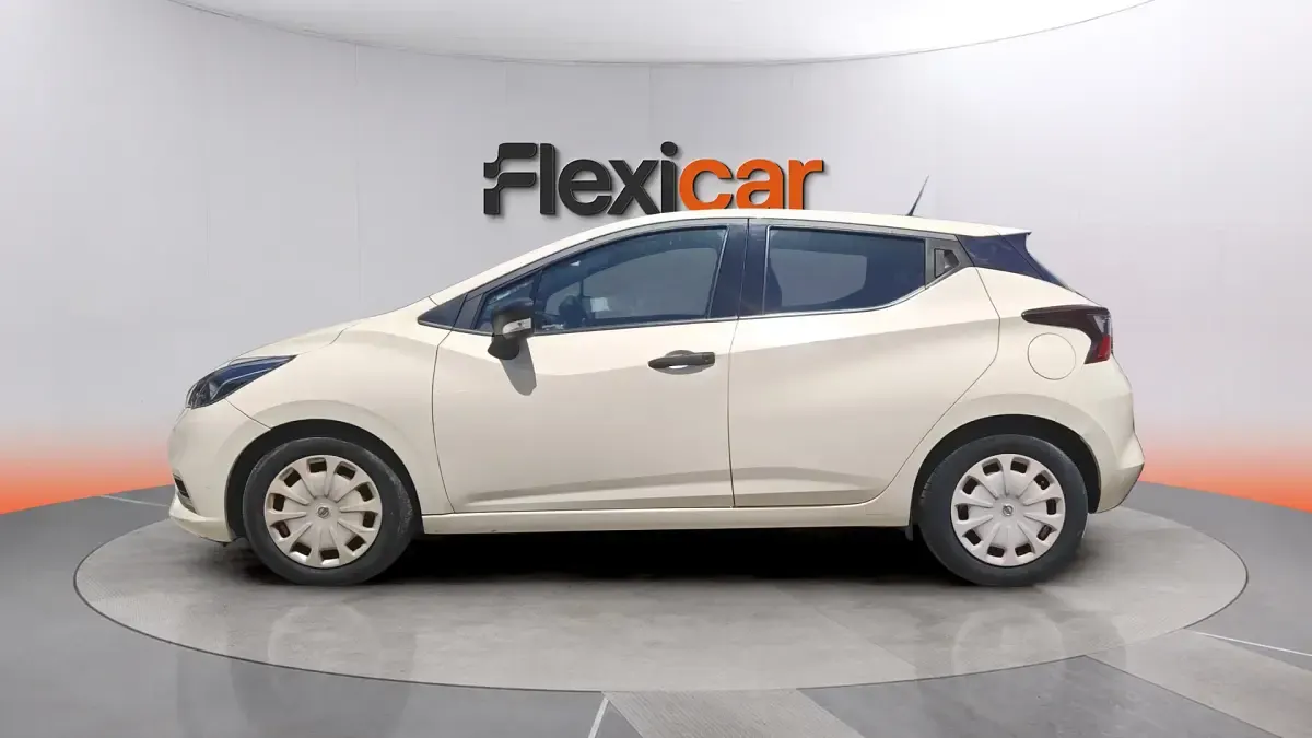 Usado Nissan Micra Acenta 71 CV (52 kW) 2019 Beige Utilitario