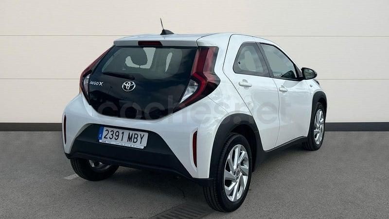 Usado Toyota Aygo X Play 72 CV (52 kW) 2022 Blanco SUV