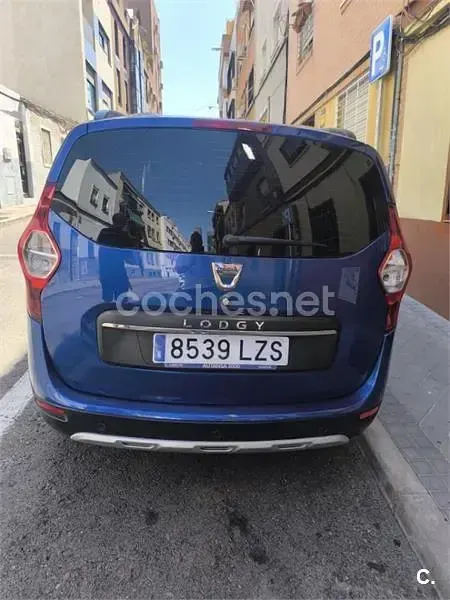 Usado Dacia Lodgy Comfort 115 CV (84 kW) 2022 Azul Monovolumen