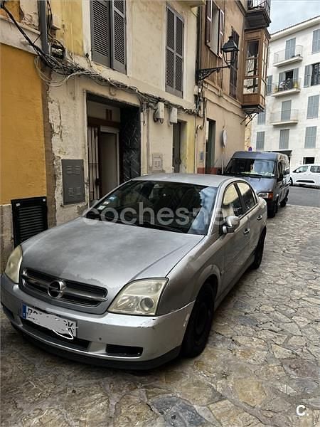 Usado Opel Vectra Comfort 100 CV (73 kW) 2004 Gris / plata Berlina