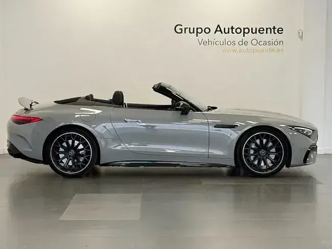 Usado Mercedes SL43 AMG AMG 381 CV (280 kW) 2022 Gris / plata Descapotable