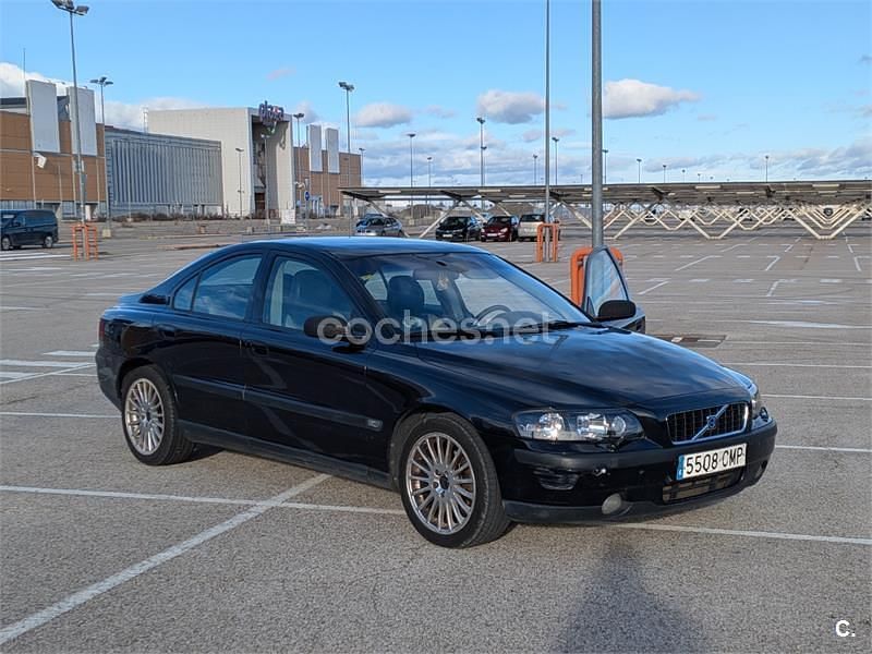 Usado Volvo S60 163 CV (119 kW) 2003 Negro Berlina