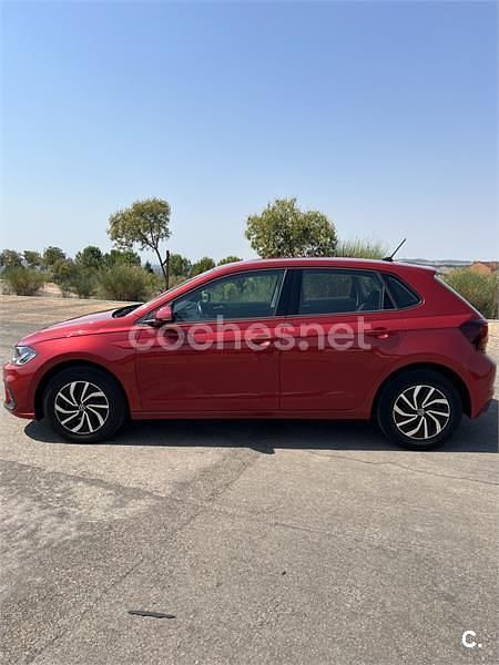 Usado VW Polo Life 95 CV (69 kW) 2022 Rojo Utilitario