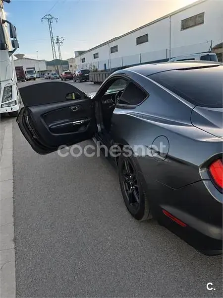 Usado Ford Mustang GT 418 CV (307 kW) 2016 Gris / plata Coupe