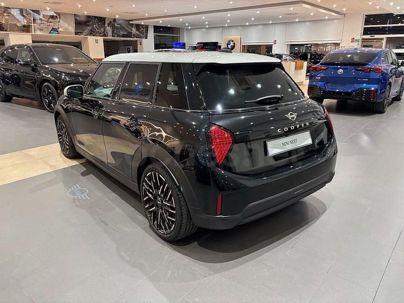 Usado Mini Cooper 114 kW (156 CV) 2025 Negro Utilitario