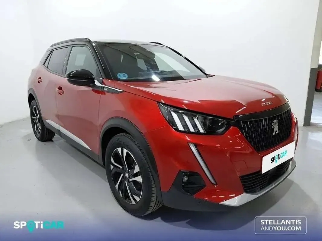 Usado Peugeot 2008 GTi 131 CV (96 kW) 2022 Rojo SUV