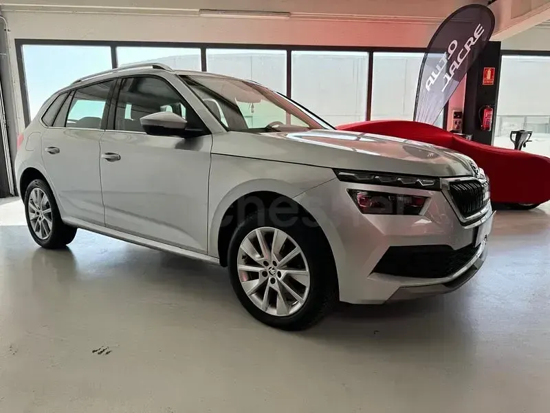 Usado Skoda Kamiq Ambition 115 CV (84 kW) 2020 Gris / plata SUV