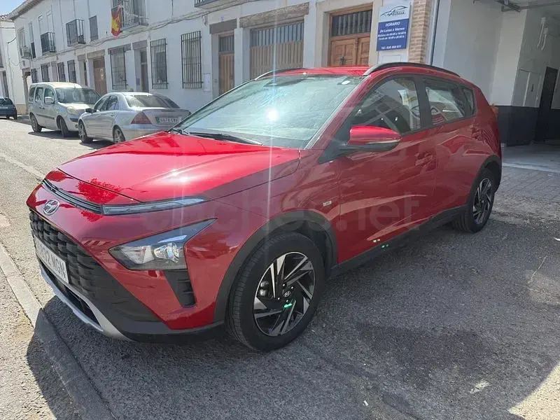 Usado Hyundai Bayon 100 CV (73 kW) 2023 Rojo SUV