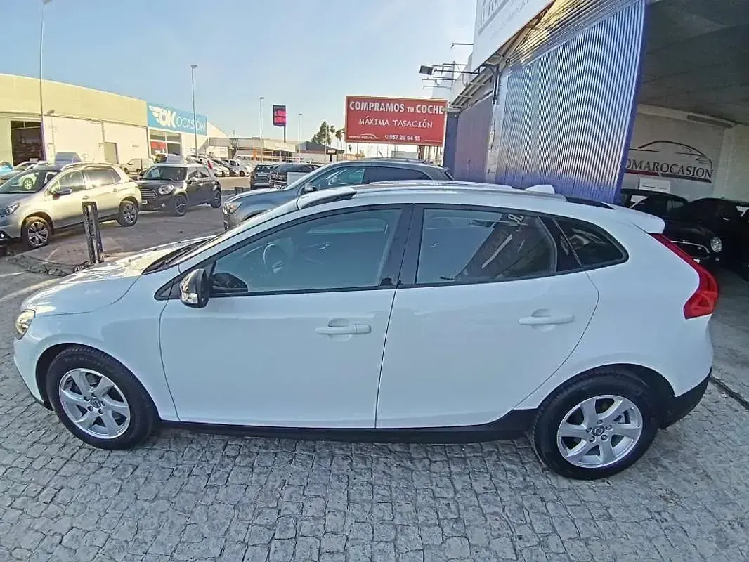 Usado Volvo V40 Kinetic 120 CV (88 kW) 2015 Blanco SUV