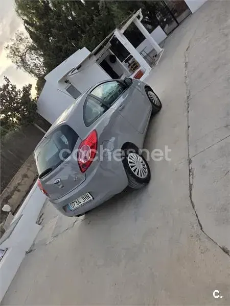 Usado Ford Ka Grand Prix III 69 CV (50 kW) 2015 Gris / plata Berlina