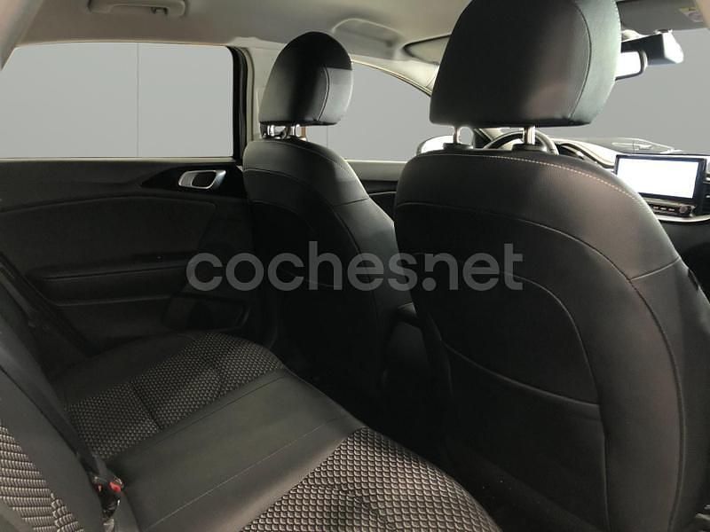 Usado Kia Ceed 100 CV (73 kW) 2021 Blanco Utilitario