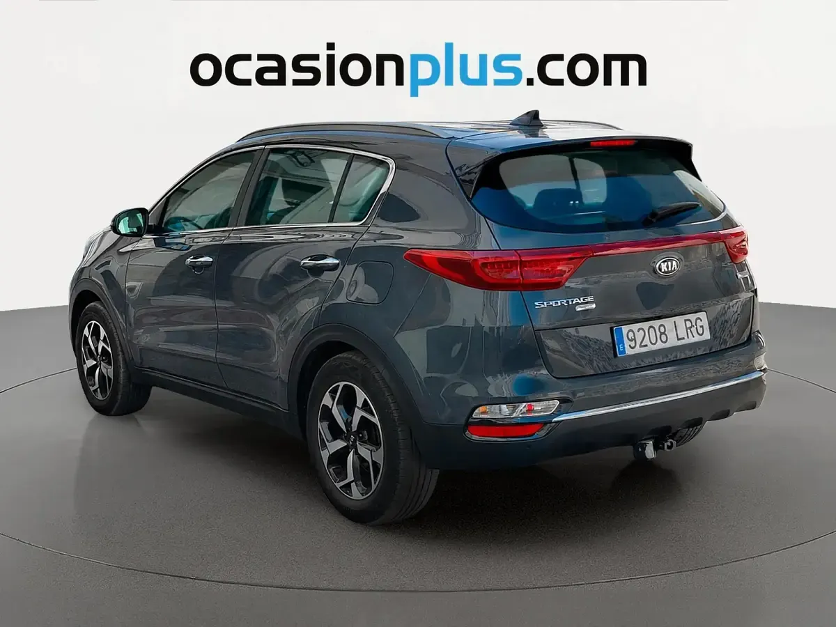 Usado Kia Sportage 136 CV (100 kW) 2021 Gris SUV