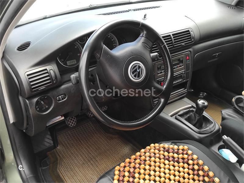 Usado VW Passat Trendline 130 CV (95 kW) 2002 Verde Berlina