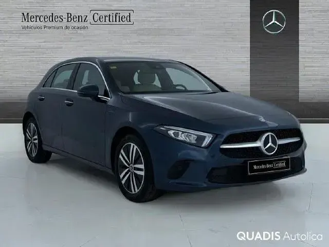 Usado Mercedes A250 218 CV (160 kW) 2021 Azul denim