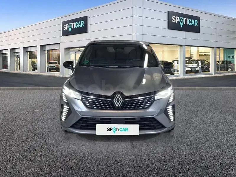 Usado Renault Clio V Techno 90 CV (66 kW) 2025 Gris / plata Berlina