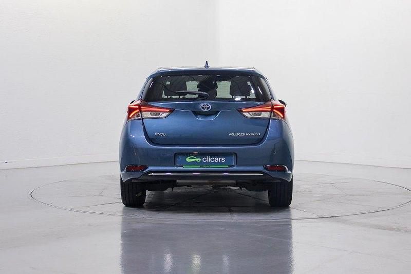 Usado Toyota Auris Hybrid Advance 136 CV (100 kW) 2016 Azul Berlina