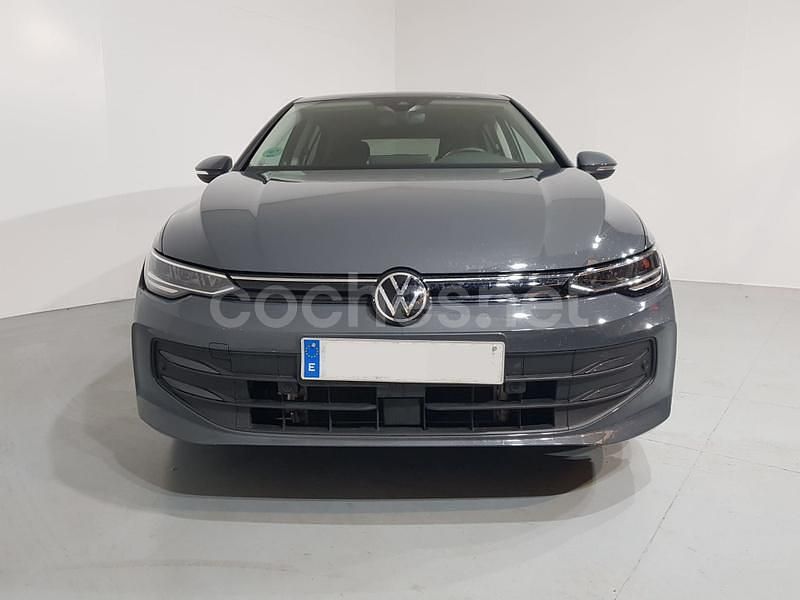 Usado VW Golf VIII 115 CV (84 kW) 2025 Gris / plata Berlina