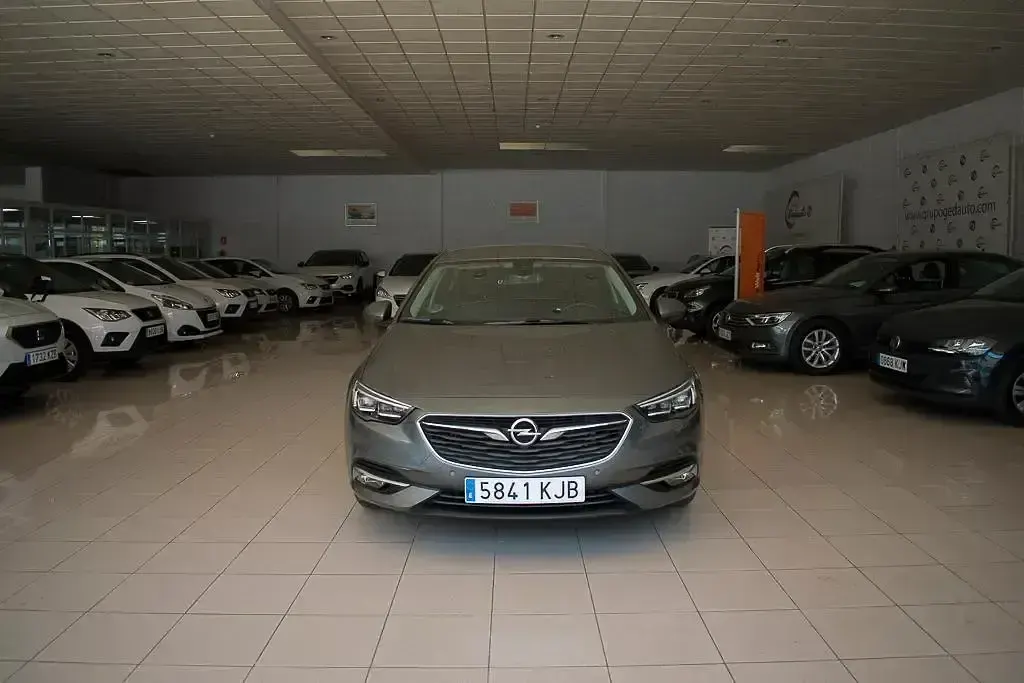 Usado Opel Insignia Excellence 136 CV (100 kW) 2018 Gris Berlina