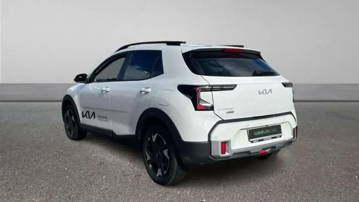Käytetty Kia Stonic 116 HP (85 kW) 2025 Valkoinen Katumaasturi