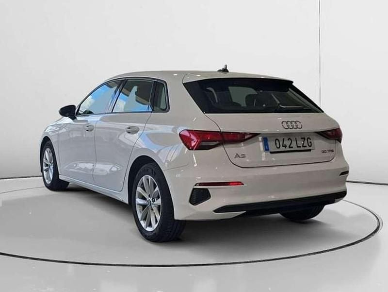 Usado Audi A3 e-tron Advanced Plus 110 CV (80 kW) 2022 Blanco Utilitario