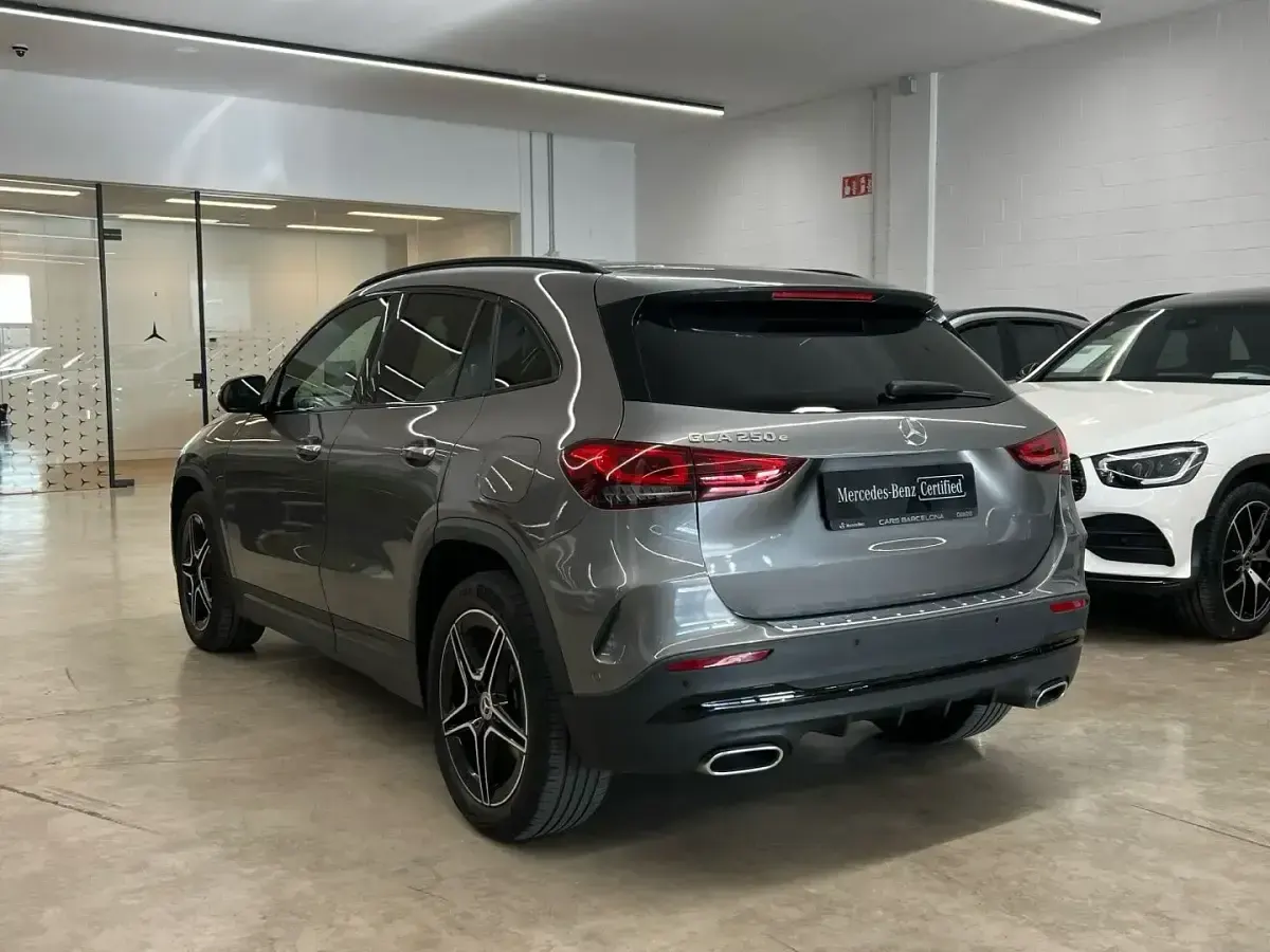 Usado Mercedes GLA250 218 CV (160 kW) 2022 Gris montaña SUV