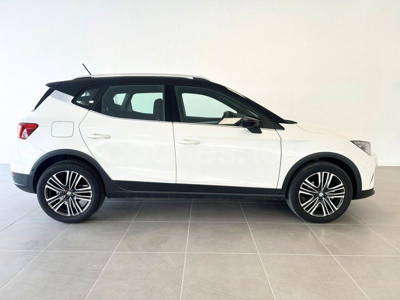 Usado Seat Arona FR 110 CV (80 kW) 2023 Blanco SUV