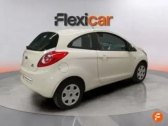 Usado Ford Ka Trend+ 69 CV (50 kW) 2016 Blanco Utilitario