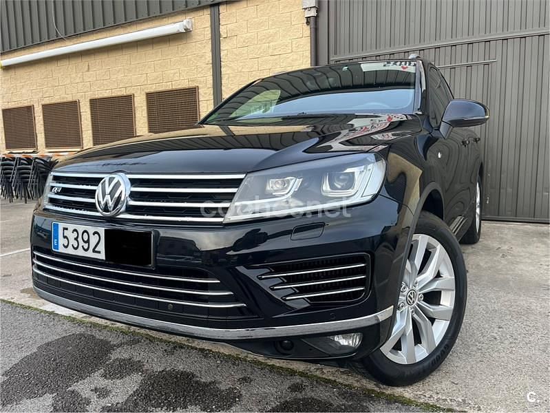 Negro Usado 2016 VW Touareg R-line SUV | 22.990 € (Precio justo) - Imagen 1/4