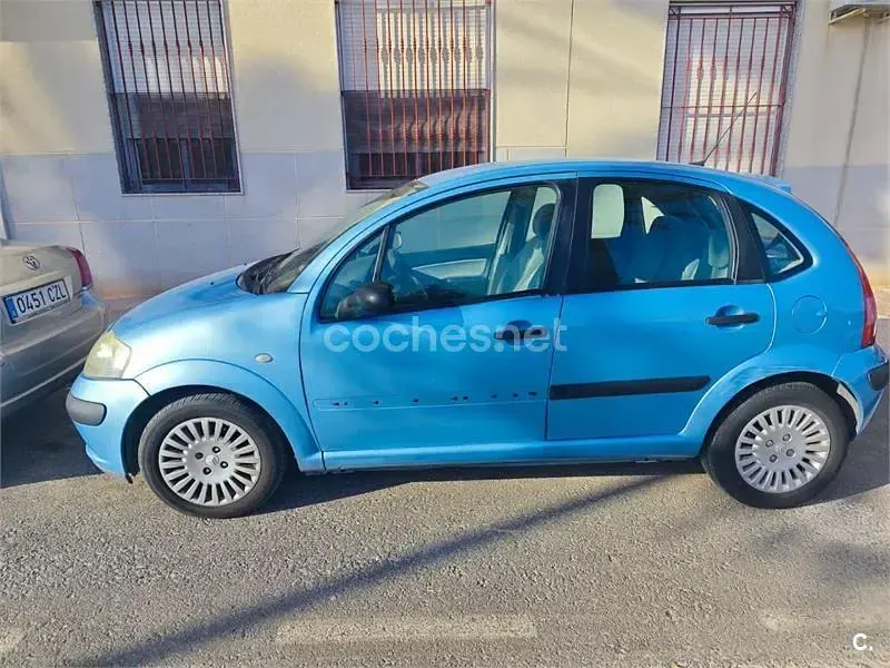 Usado Citroën C3 70 CV (51 kW) 2003 Azul Berlina