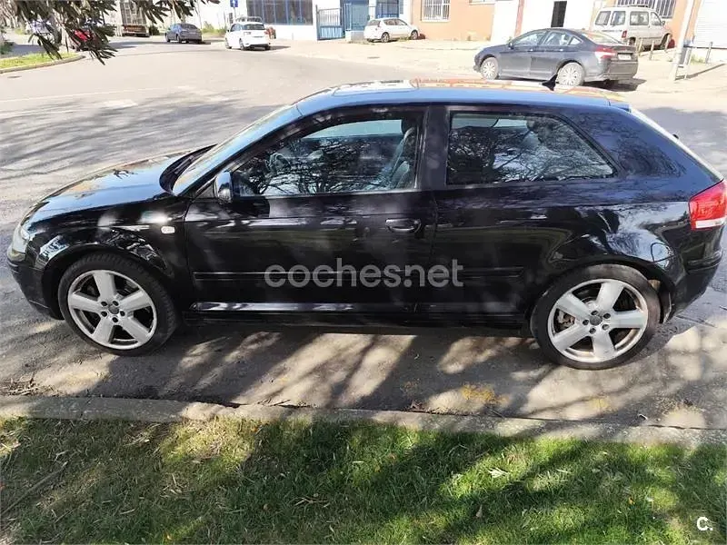 Usado Audi A3 Ambition 250 CV (183 kW) 2006 Negro Utilitario