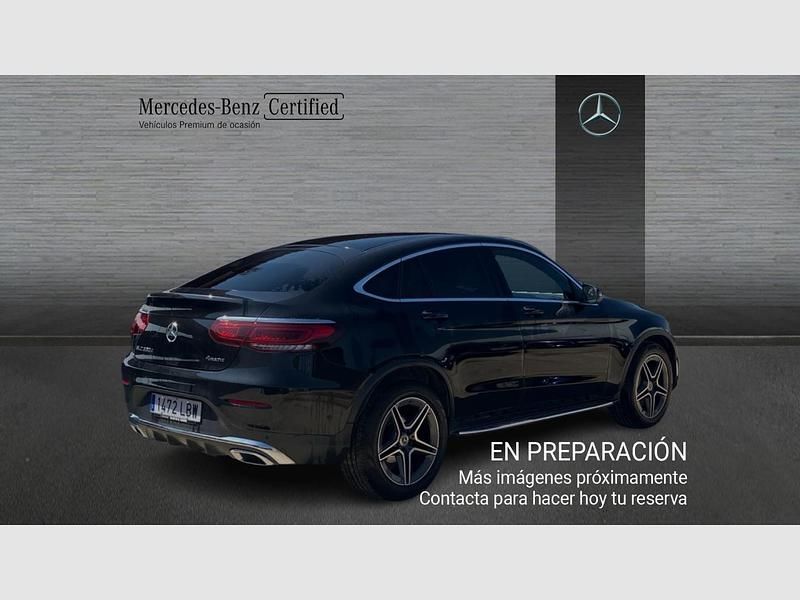 Usado Mercedes GLC220 AMG line 194 CV (142 kW) 2019 Negro obsidiana  pintura metalizada Coupe
