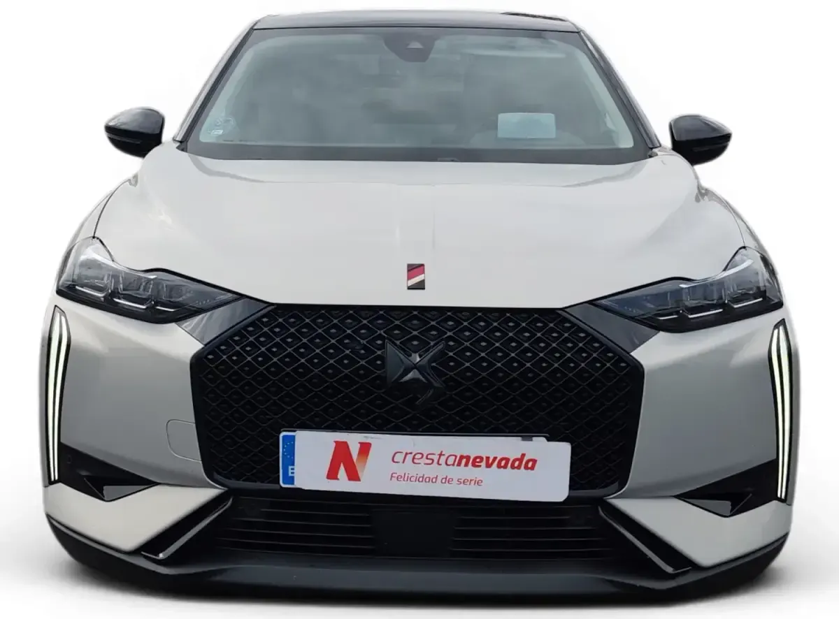 Usado DS Automobiles DS3 Crossback Performance 131 CV (96 kW) 2023 Gris SUV