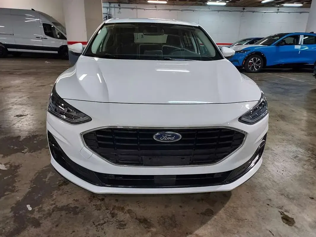Usado Ford Focus Trend+ 120 CV (88 kW) 2022 Blanco Utilitario