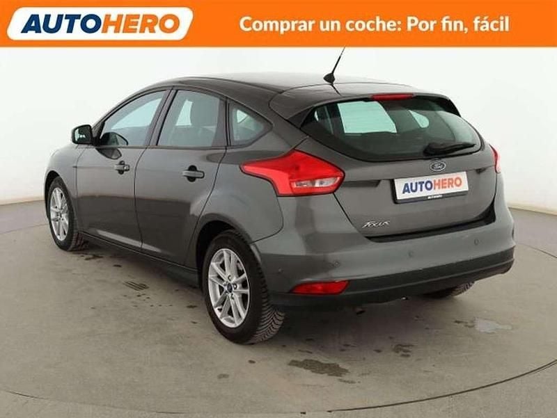 Usado Ford Focus Trend+ 120 CV (88 kW) 2016 Gris Utilitario