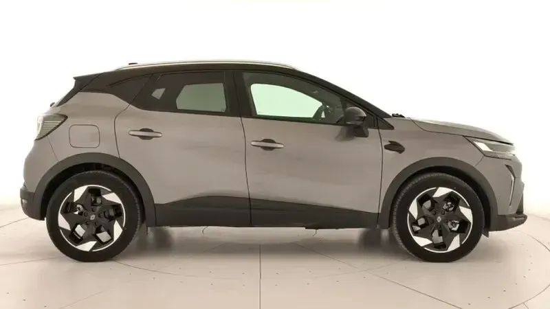 Usado Renault Captur Techno 145 CV (106 kW) 2025 Gris SUV