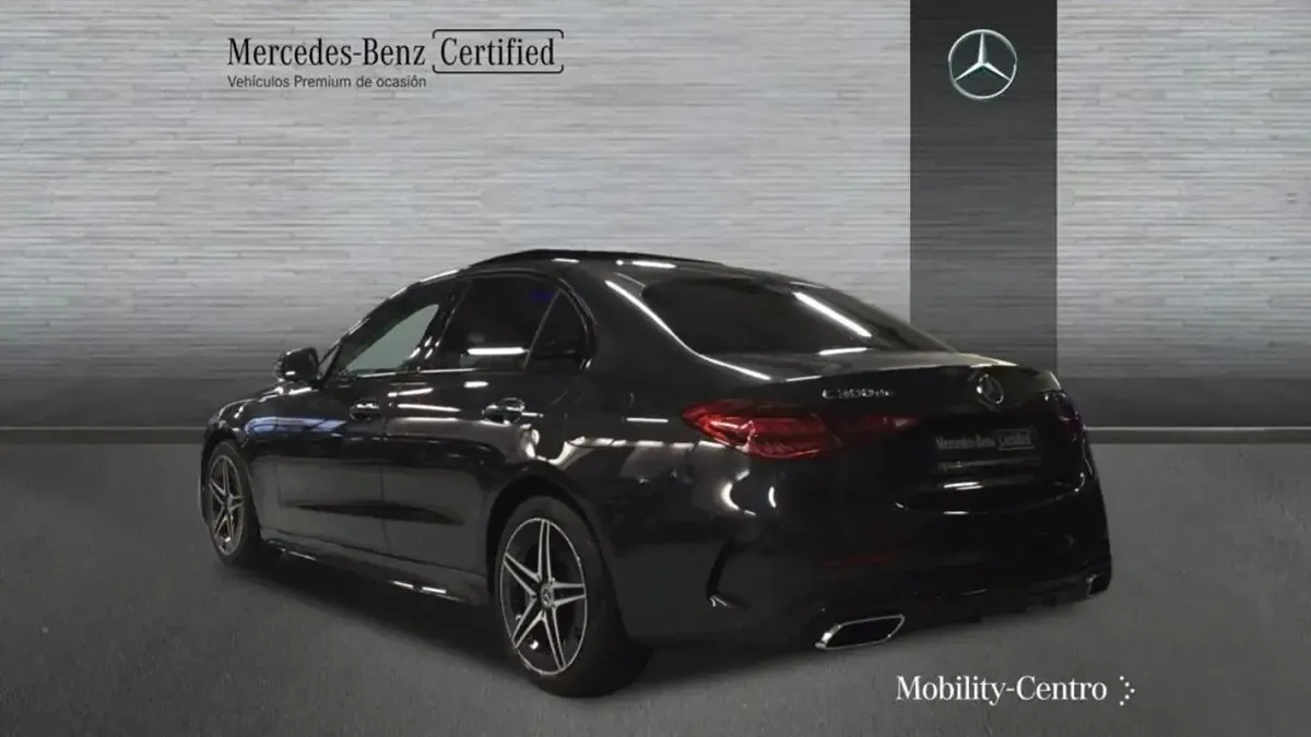 Usado Mercedes C300 312 CV (229 kW) 2024 Gris grafito Berlina