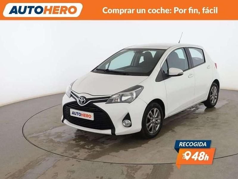 Blanco Usado 2015 Toyota Yaris City Utilitario | 9399 € (Precio justo) - Imagen 1/3