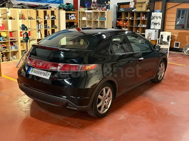 Usado Honda Civic Comfort 83 CV (61 kW) 2007 Negro Berlina