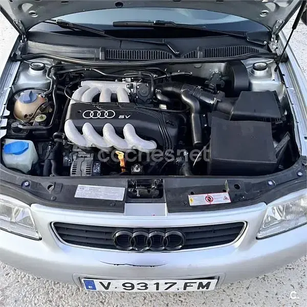 Usado Audi A3 Attraction 125 CV (91 kW) 1997 Gris / plata Utilitario