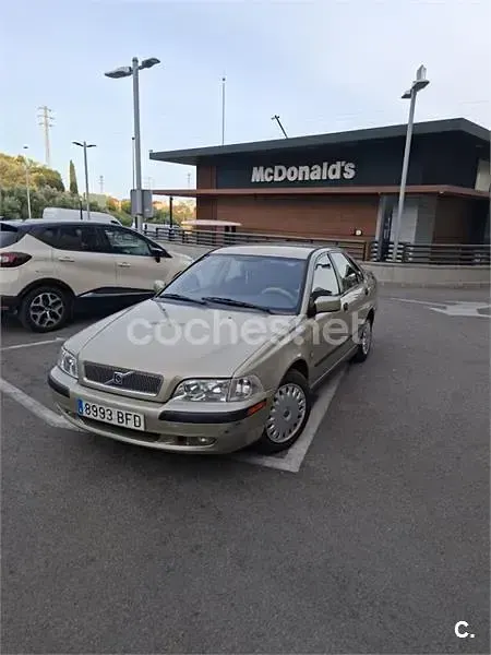 Usado Volvo S40 109 CV (80 kW) 2001 Beige Berlina