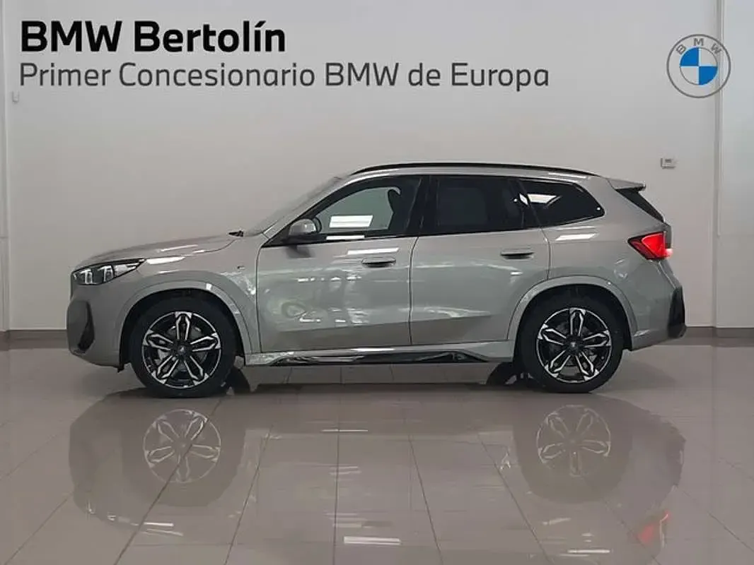 Usado BMW iX1 Comfort Edition 150 kW (204 CV) 2025 Plateado SUV