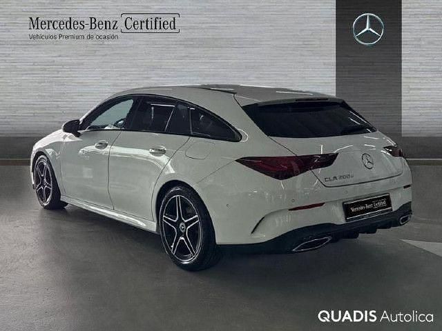 Usado Mercedes CLA200 Shooting Brake 150 CV (110 kW) 2025 Blanco Familiar