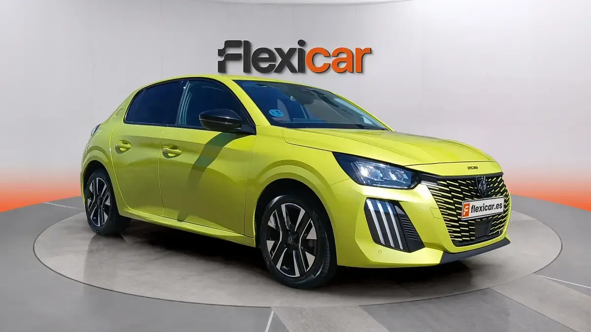 Usado Peugeot 208 Allure 101 CV (74 kW) 2025 Utilitario