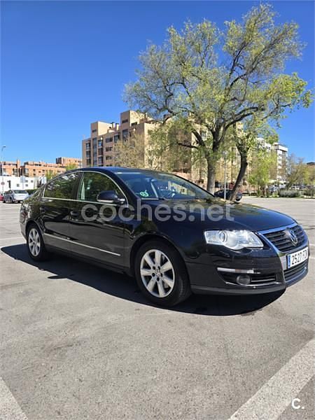 Usado VW Passat Sportline 200 CV (147 kW) 2006 Negro Berlina