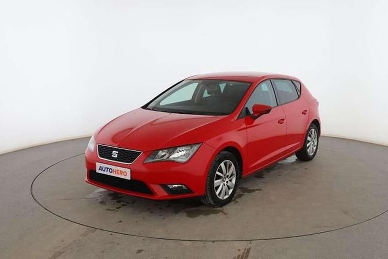 Usado Seat Leon Reference 110 CV (80 kW) 2015 Rojo Utilitario