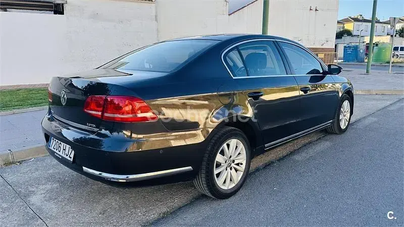 Usado VW Passat Edition 140 CV (102 kW) 2012 Marrón Berlina