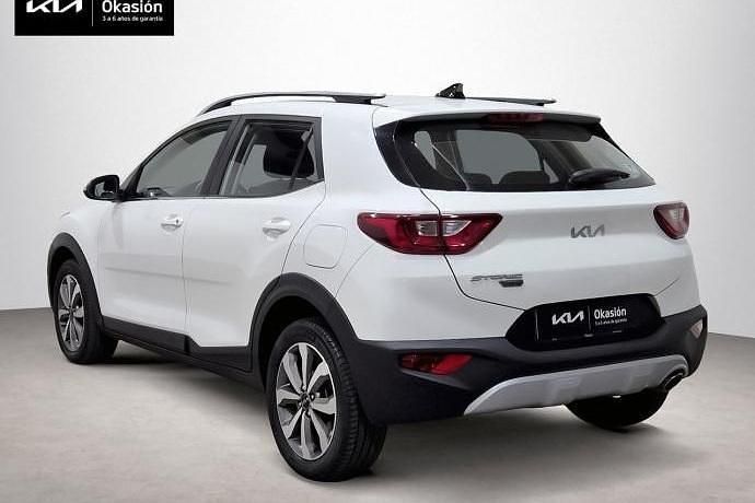 Usado Kia Stonic 100 CV (73 kW) 2022 SUV